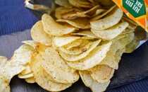 人気味がまさかの合体!? 中毒性MAXの限定ポテトチップス