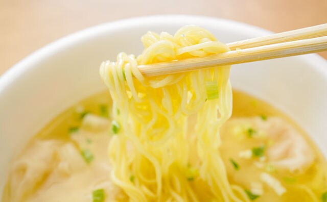 超きれいなスープなのにうまみ強っ!名店監修のカップ麺が絶品すぎる