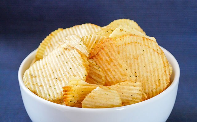 さらにうまくなった!? 濃厚系ポテトチップスから新商品が登場!