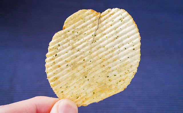 さらにうまくなった!? 濃厚系ポテトチップスから新商品が登場!