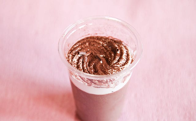 「濃厚」「2日連続でキメた」ローソンさん、プリンを飲み物にしてしまう…