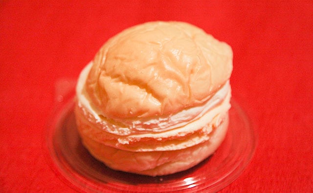 たっぷりクリームが最高すぎる!ローソンでエグいの見つけた…!!