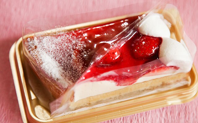 1個あたり約210円!? ローソンのいちごスイーツ、お得感ありです!!