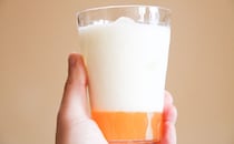 “割るだけ”で絶品フルーツオレに!? 「ねこねこキャップ」もかわいい！