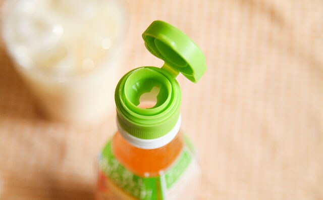 “割るだけ”で絶品フルーツオレに!? 「ねこねこキャップ」もかわいい!