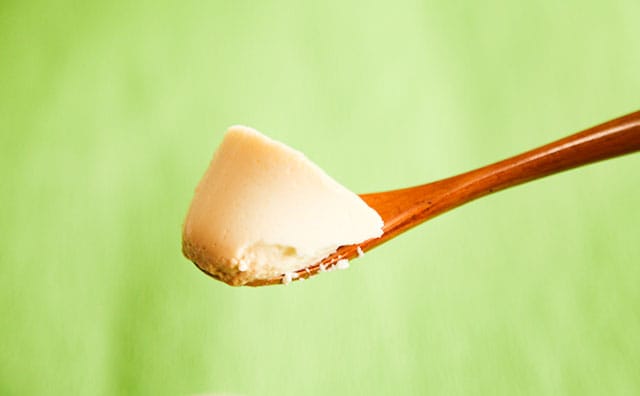 甘さ控えめ?ローソンの「ホワイトチョコプリン」を食べてみたら…