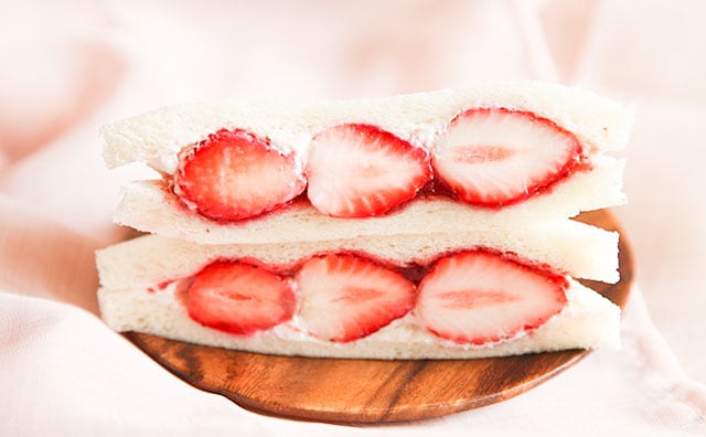 え、うますぎる…ローソンのいちごスイーツ食べたらテンションがブチ上がった