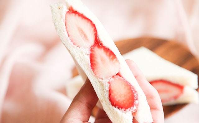 え、うますぎる…ローソンのいちごスイーツ食べたらテンションがブチ上がった