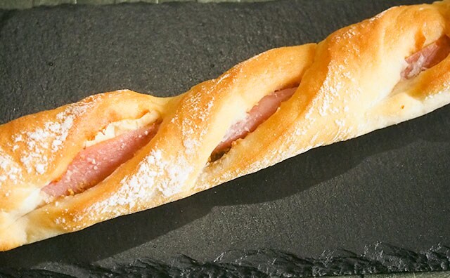 粒マスタードがナイス！味も見た目も本格派のローソン新作パン！