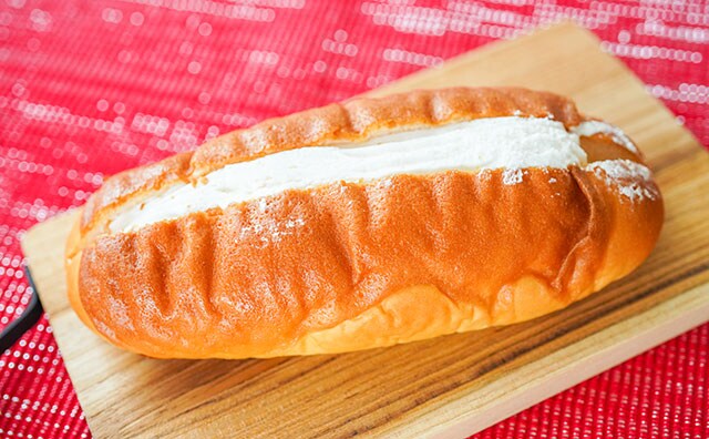 「優勝だよ」「クリームがたっぷりすぎる」ファミマパンの中毒性の高さよ