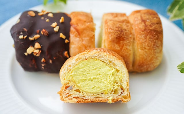 ただのホイップじゃない!セブンのコロネの中には…