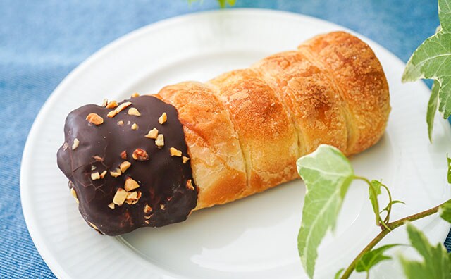 ただのホイップじゃない!セブンのコロネの中には…