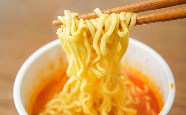 有名店がコラボ!カップ麺だけのこだわりの一杯がうまい!