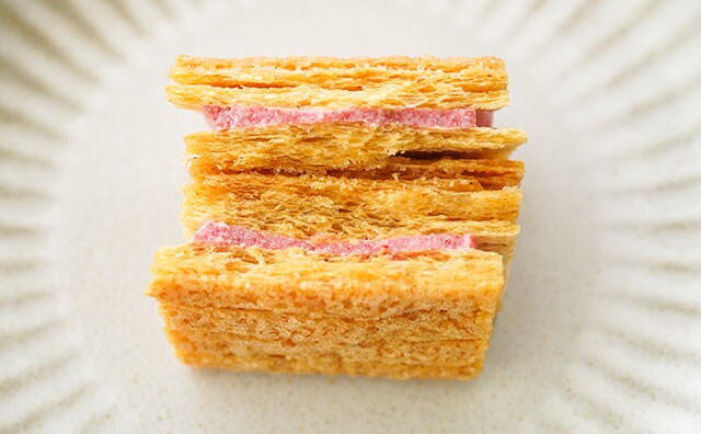 セブンの人気お菓子から新商品登場!ベリーの香りに癒される