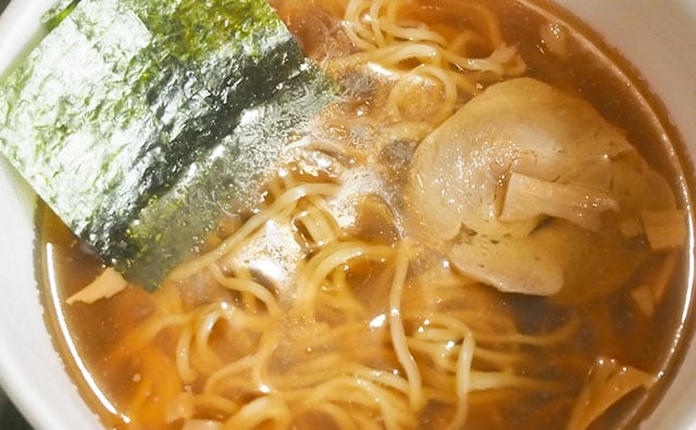 スープうますぎ！ローソンのカップ麺、何杯でもいけるやつだった…！