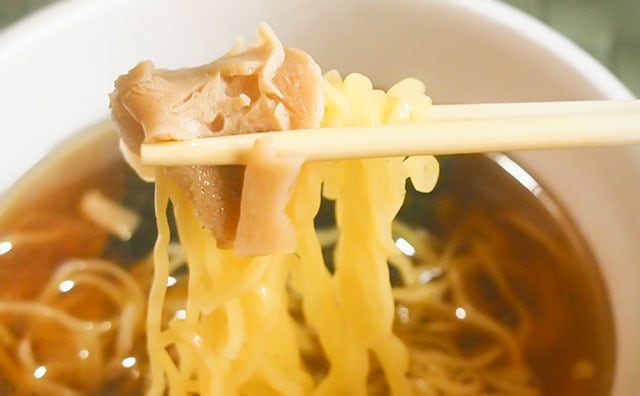 スープうますぎ！ローソンのカップ麺、何杯でもいけるやつだった…！