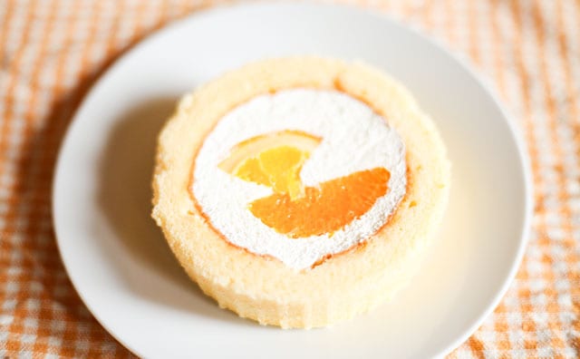 4月は爽やかなオレンジ！「プレミアムロールケーキ」がいつもと違う!?