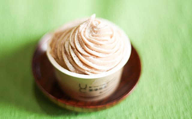 サクサクがたまらん!ローソンの「栗堪能モンブラン」は何回食べてもうまいよね