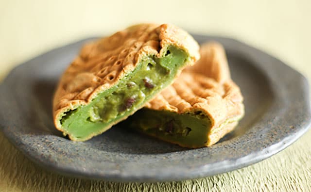 温・冷どっちもおいしい!抹茶好きならファミマのたい焼きを食べるべし!