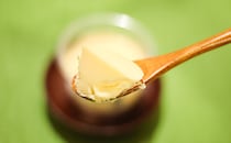 プリンっぽいけどちょっと違う!? 「＃カップでバター」の正体は…？