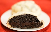 チョコ好き大興奮！GODIVAコラボ「ショコラメロンパン」が早くもカムバック！！