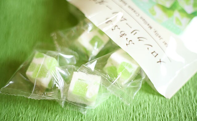 入手困難!? 巷で噂の「コーラ餅」と「ふぁふぁ」を食べてみたらハマった