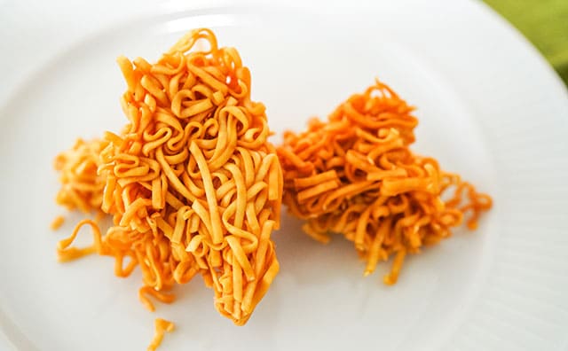 お湯をかけても美味しくならないチキンラーメンが発売された