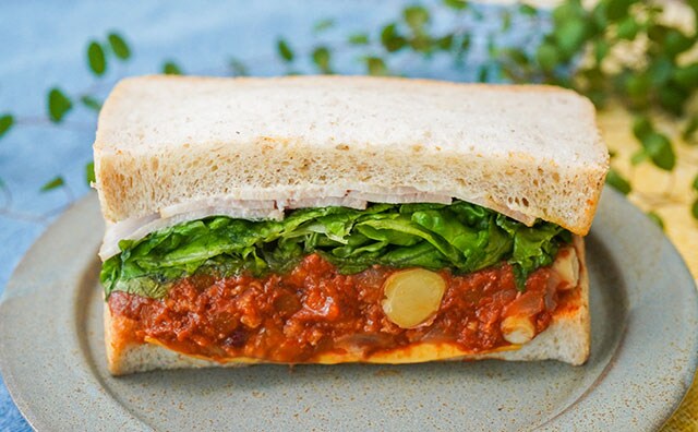 セブン新作サンド、ベーコンとチーズ入りで激うますぎる