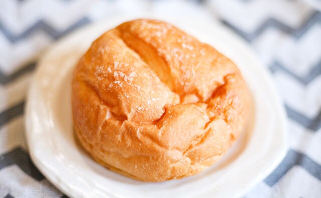 裏切られた…！ローソンの超地味なパンを食べたら…