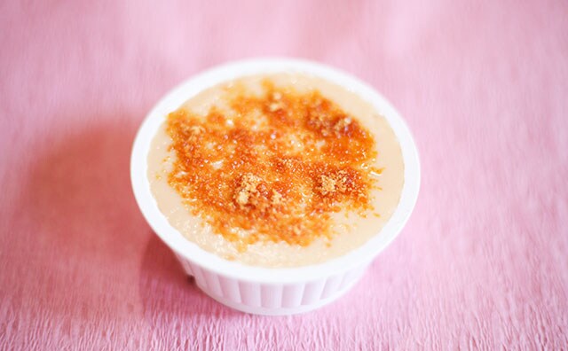 “魔法の粉”をかけて食べるローソン新作スイーツ！