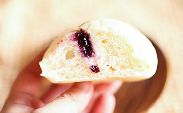 朝食にもおやつにも！ファミマの「白パン」がもっちり美味でした