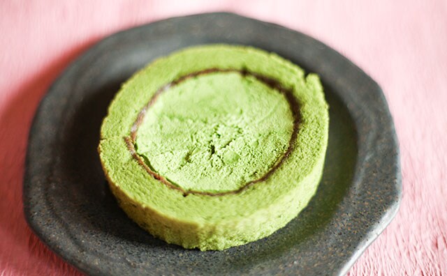 抹茶好きは食べるべし！森半コラボのロールケーキが話題！