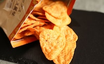 「定番化して」「ピリッと辛い」沖縄の調味料・コーレーグースがお菓子になった!?