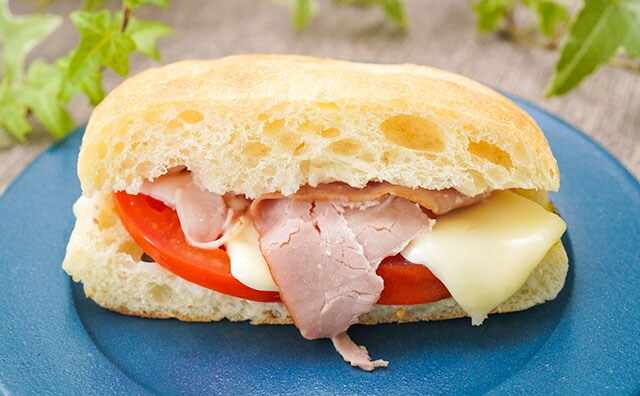 「ずっと販売してて」「激うま」セブンの新作サンドにドハマりしそう！