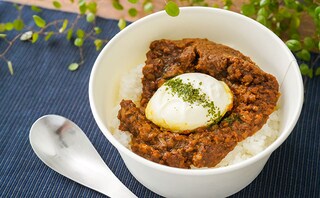 【セブン】新作カレーが本格的でウマすぎる！