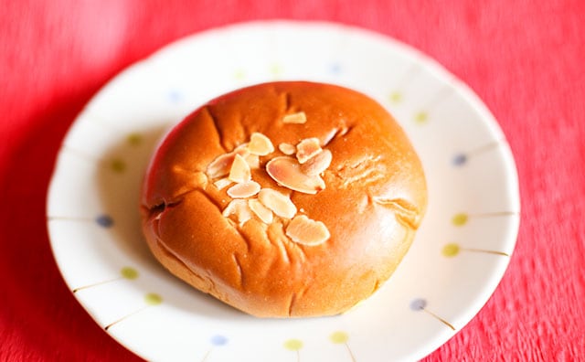 「絶対うまいやつ」「相性がいい」ファミマの新作あんぱん、超おすすめ!