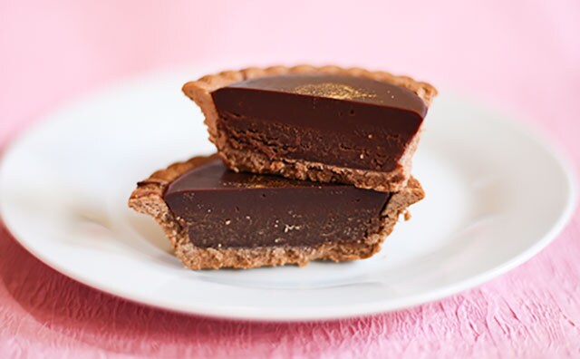 「幸せ」「買ってよかった」濃厚チョコがたまらないファミマスイーツ!