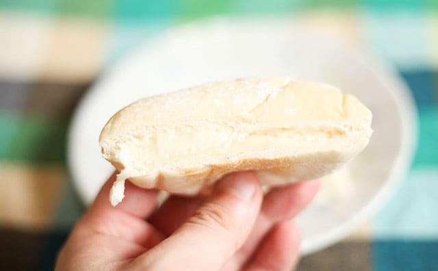 「リピ確定」「もちもち」ファミマの真っ白な新商品を食べてみた