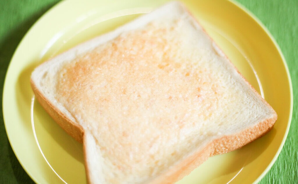 【裏技】食パンを一瞬でメロンパンに変える方法