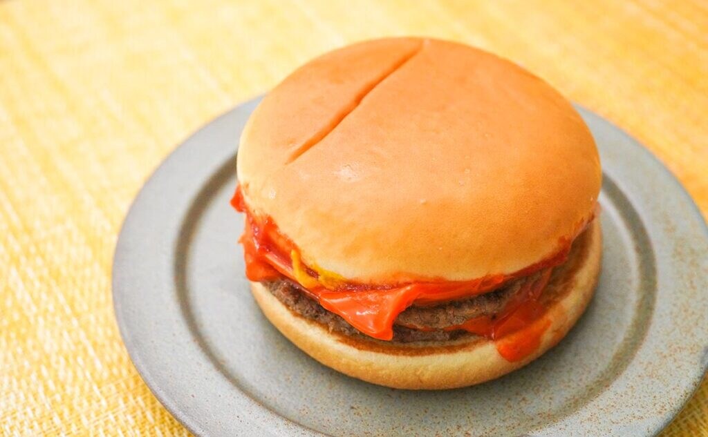 「辛いけどおいしい」「最高です」話題のマックバーガーが刺激的