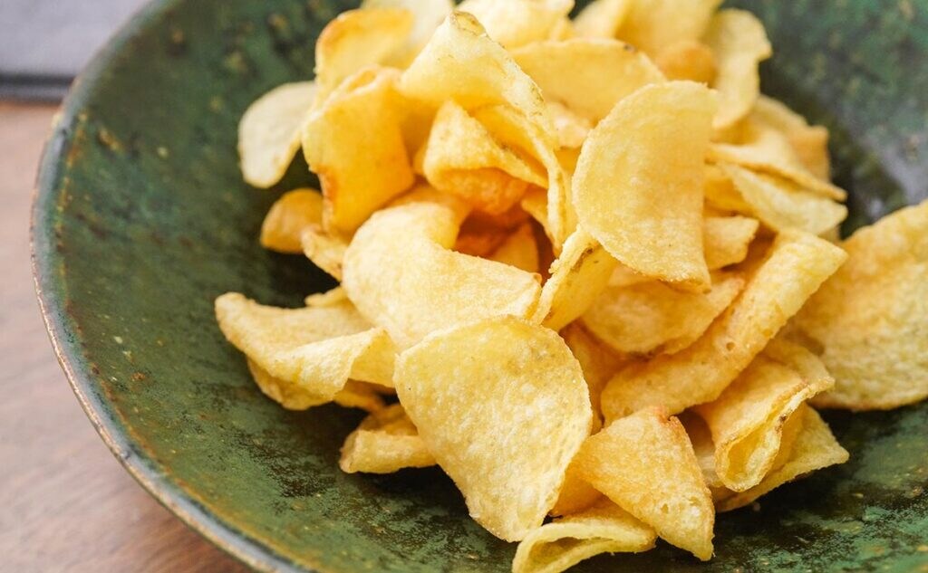 「前よりおいしくなった」「待ってた」人気ポテトチップスが待望の復活