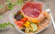 夏バテでもペロリ！セブンの冷製麺がうますぎて追い生ハムしちゃった