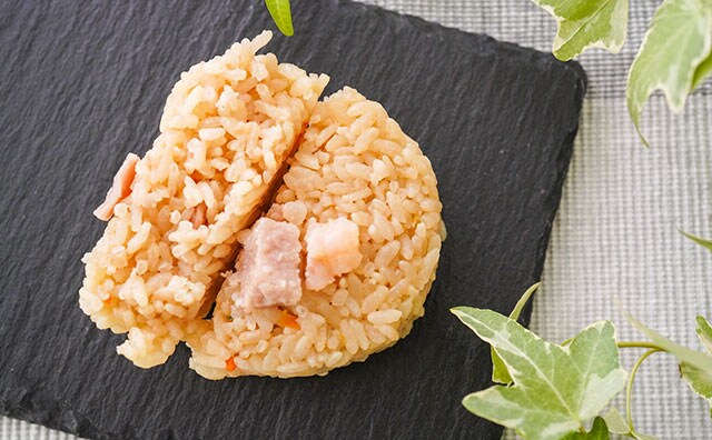 「めっちゃうまい」「懐かしい味」セブン新おにぎりの味は？