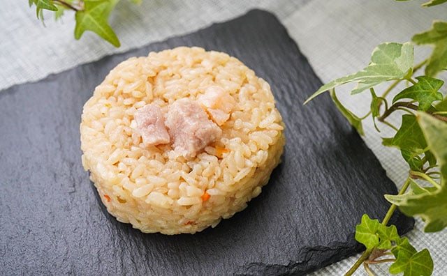 「めっちゃうまい」「懐かしい味」セブン新おにぎりの味は？