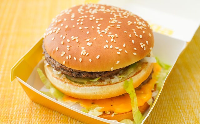 「食べづらいw」「想像以上だった」マックバーガーが話題に