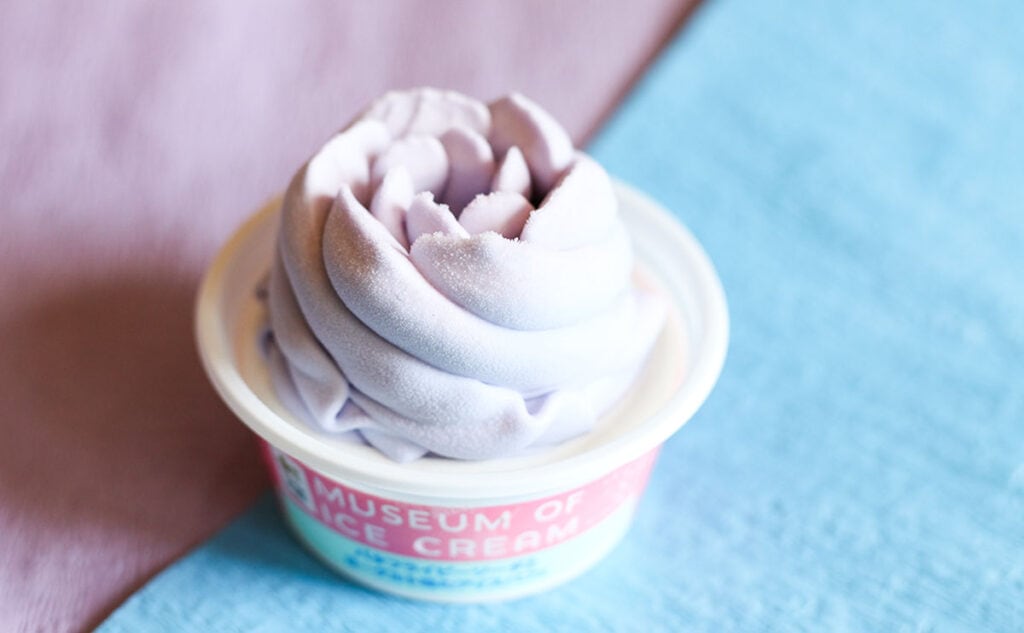 「バラみたい！」「爽やか」食べるのがもったいないローソン新作アイスって？