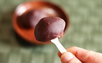 「赤福みたい」と話題！ファミマの「あんころ餅」が地味においしい！