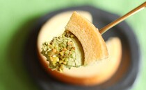 ファミマで“ピス活”！話題の新作スイーツを食べてみた