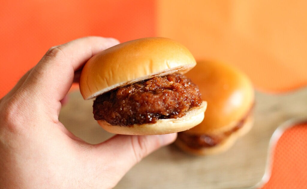 ローソンのミニバーガーが“ちょっと食べ”にピッタリすぎる!