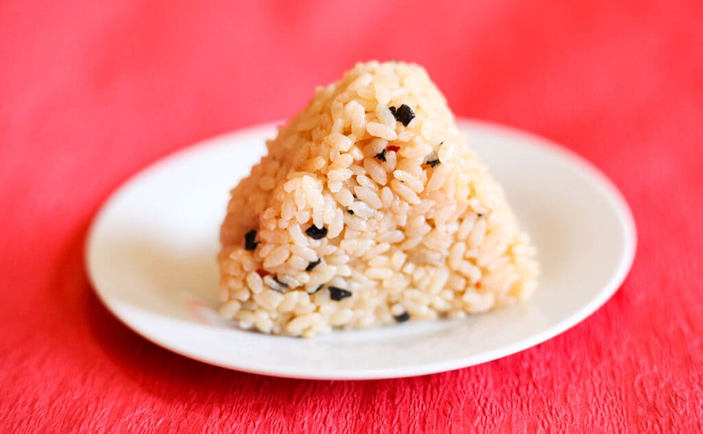 「おいしい」と評判!食欲そそるローソンの新作おにぎり